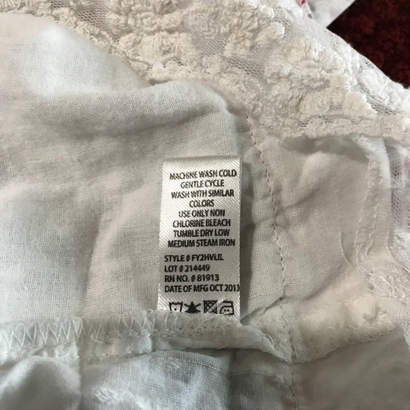 Free Planet white top size 6 - Picture 4 of 4